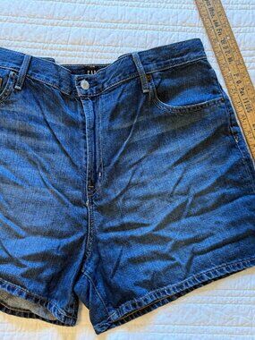 Gap Denim Classic 5 Pocket Sz 33 5" Relaxed Medium Wash Womens Shorts